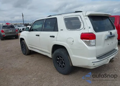 2011 Toyota 4Runner Sr5 V6 z USA, uszkodzony, nr VIN JTEBU5JR9B5055989